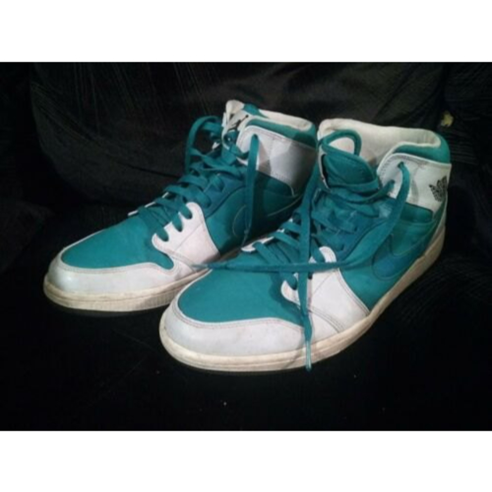 Nike Air Jordan Retro 1 Mid Dolphin Teal Shoes MENS SIZE 13 554724-306